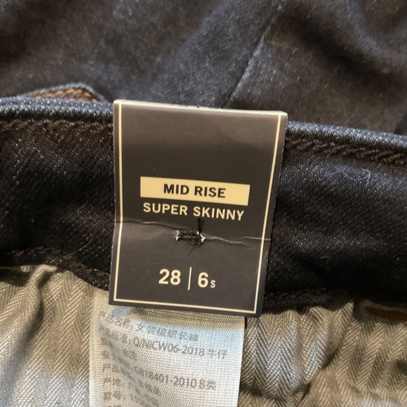 NWT Abercrombie & Fitch Dark Wash Mid Rise Super Skinny Jeans - Picture 9 of 10